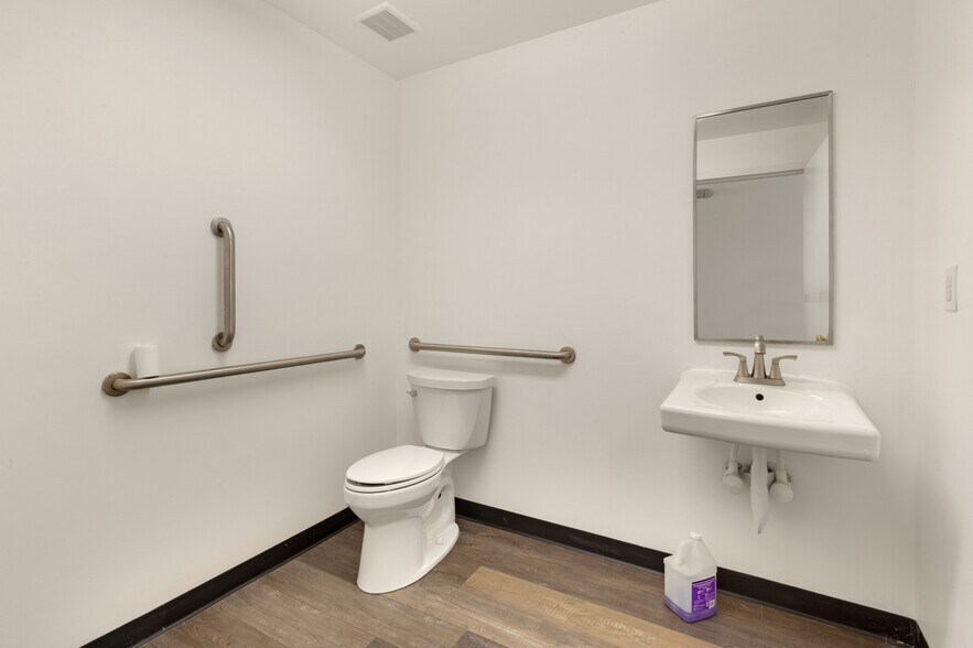 More Photos Of 4014 Market St, Philadelphia Storefront Retail Residential For Sale