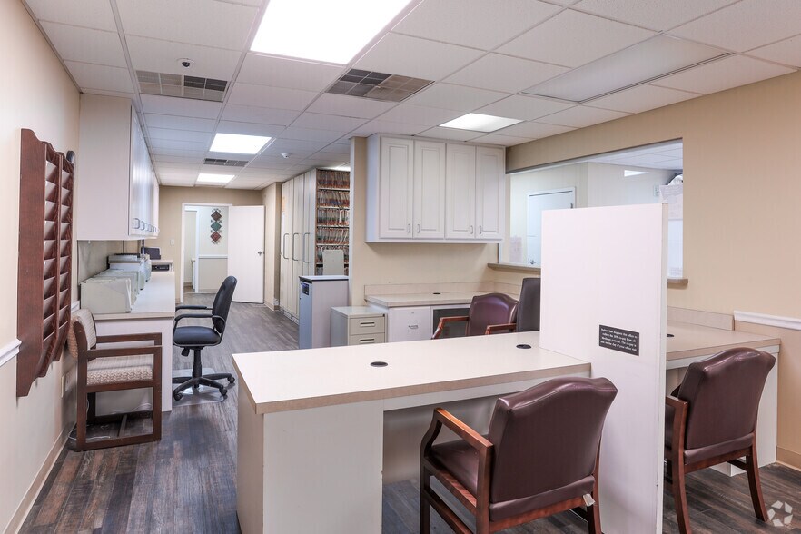 More Photos Of 2308 Palmyra Rd, Albany Medical For Lease