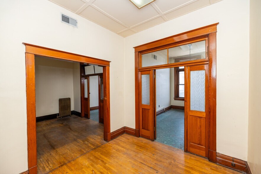More Photos Of 108 S Santa Fe Ave, Salina General Retail For Lease