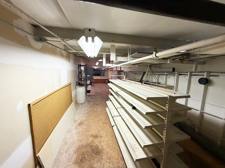More Photos Of 345 Lake Michigan Dr, Grand Rapids Storefront For Sale