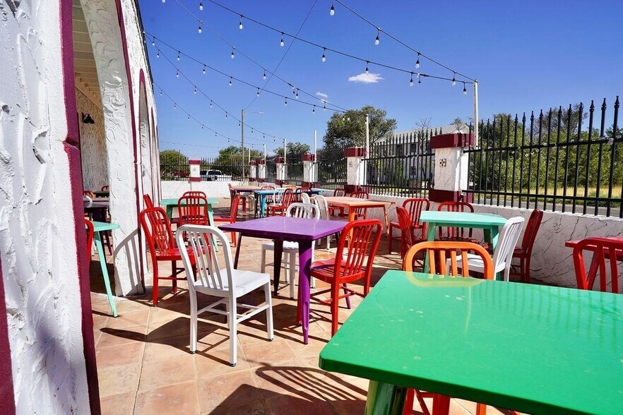 More Photos Of 206 NW 4th St, Big Spring Restaurant For Sale