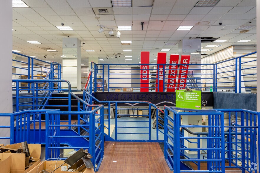 More Photos Of 7201 Wisconsin Ave, Bethesda Office For Lease