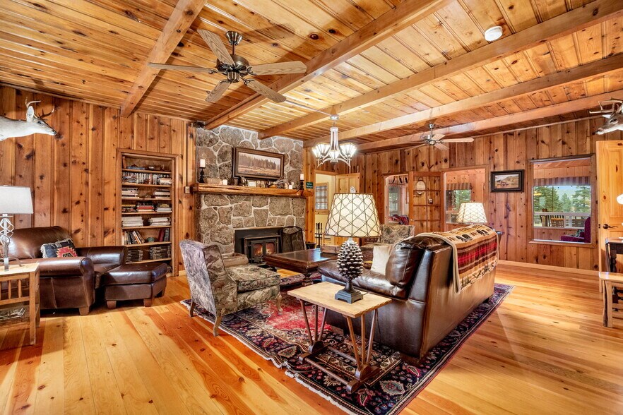 More Photos Of 140 Main St, Greer Specialty For Sale