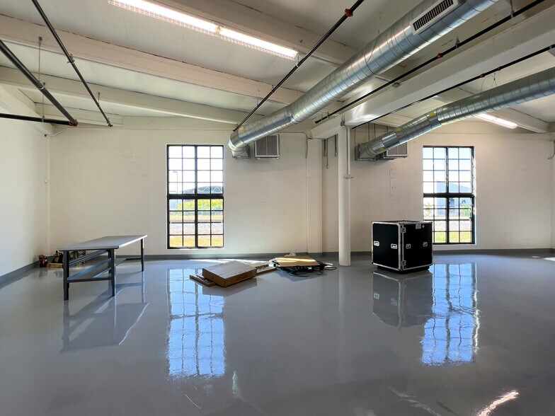 More Photos Of 7240 NE 4th Ave, Miami Loft Creative Space For Lease