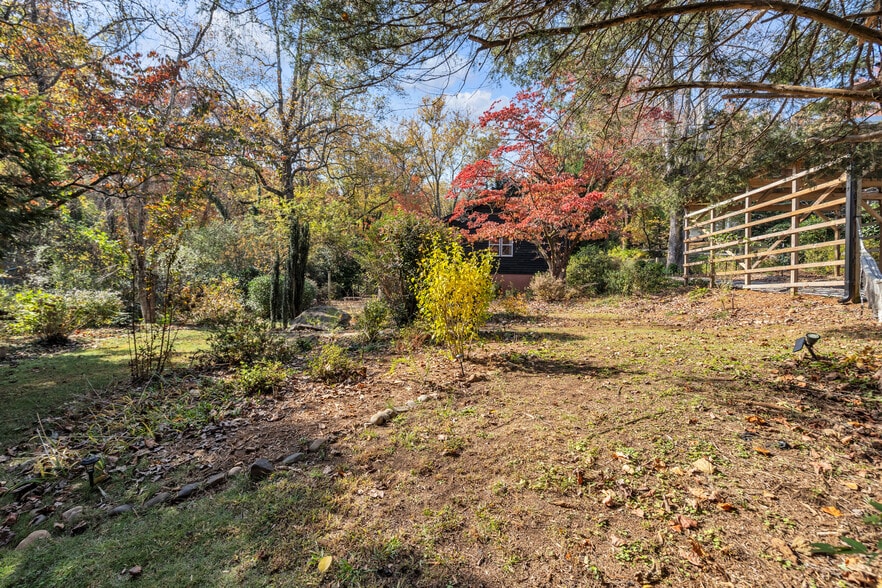 More Photos Of 35 Wilcox Rd, Tryon Apartments For Sale