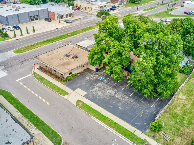 More Photos Of 1420 Linwood Blvd, Oklahoma City Office For Sale
