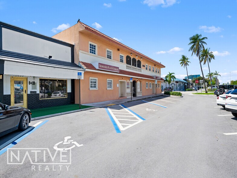 More Photos Of 2822 E Commercial Blvd, Fort Lauderdale Restaurant For Lease