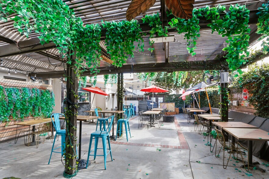 More Photos Of 1923 E Broadway, Long Beach Restaurant For Lease