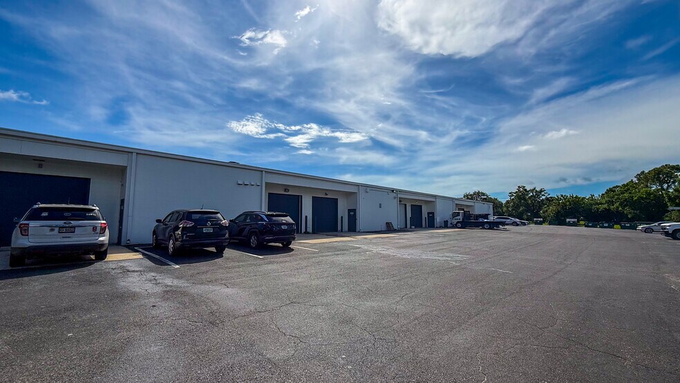More Photos Of 11701 S Belcher Rd, Largo Light Distribution For Lease
