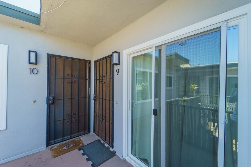 More Photos Of 3167 Landis St, San Diego Apartments For Sale