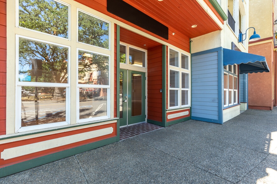 More Photos Of 220 Windsor River Rd, Windsor Apartments For Sale