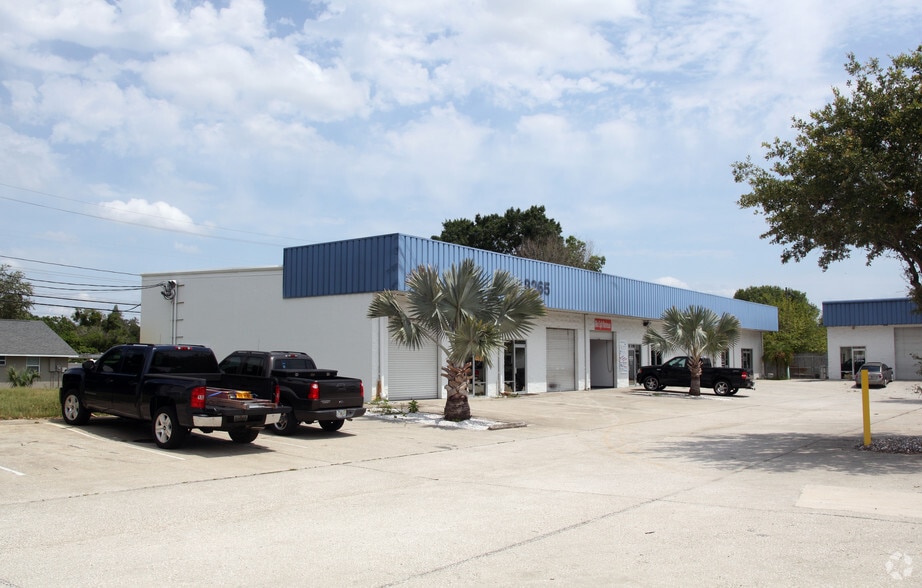 More Photos Of 8207-8265 Causeway Blvd, Tampa Manufacturing For Lease