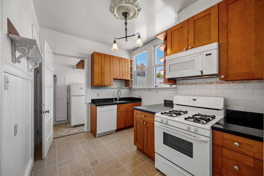 More Photos Of 3340-3342 24th St, San Francisco Apartments For Sale