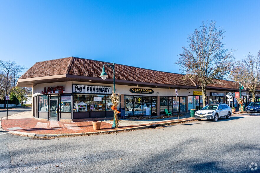 More Photos Of 223-239 Kinderkamack Rd, Oradell Service Station For Lease