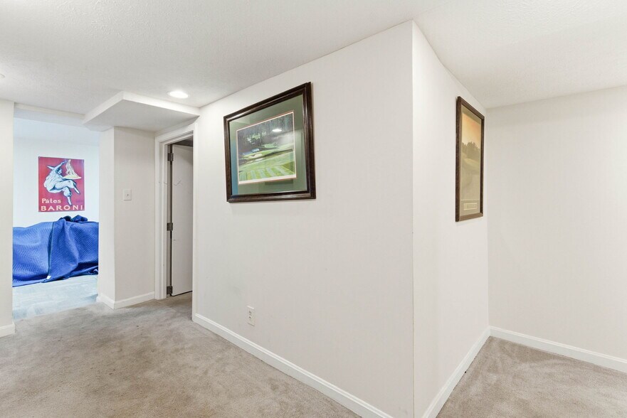 More Photos Of 3208 College Dr, Louisville Office For Sale