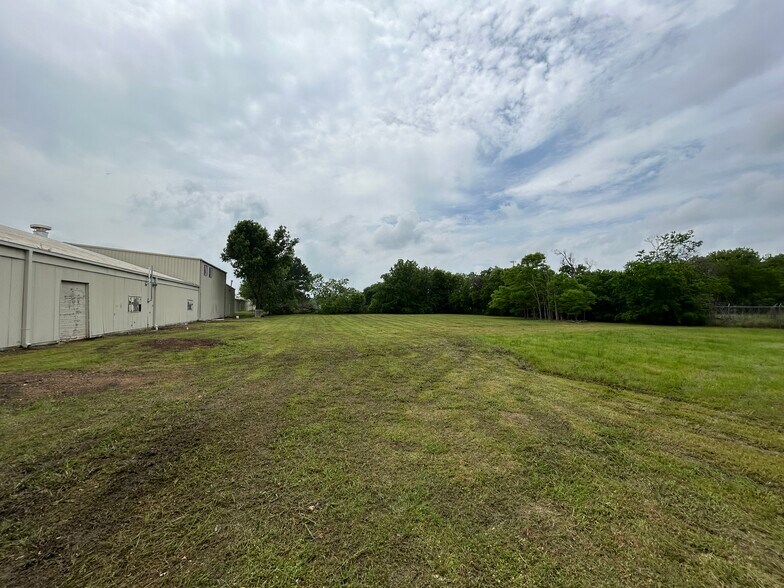 More Photos Of 616 S 9th St, Corsicana Warehouse For Sale