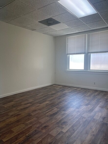 More Photos Of 106 W Lime Ave, Monrovia Storefront Retail Office For Lease