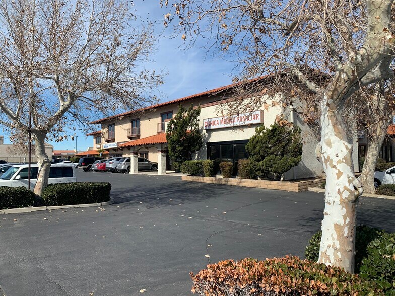 More Photos Of 15888 Main St, Hesperia Medical For Sale