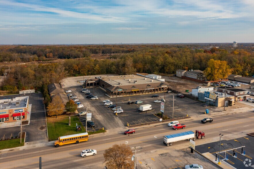 More Photos Of 1715 N Division St, Morris Unknown For Lease