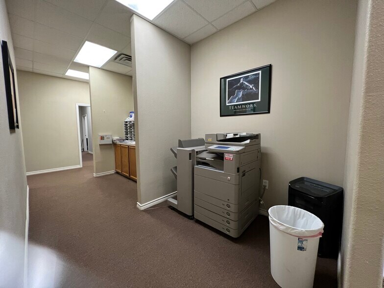 More Photos Of 302 Millers Xing, Harker Heights Storefront For Lease