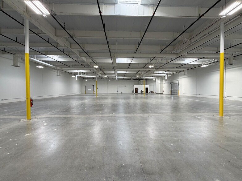 More Photos Of 3360 N San Fernando Rd, Los Angeles Industrial For Lease