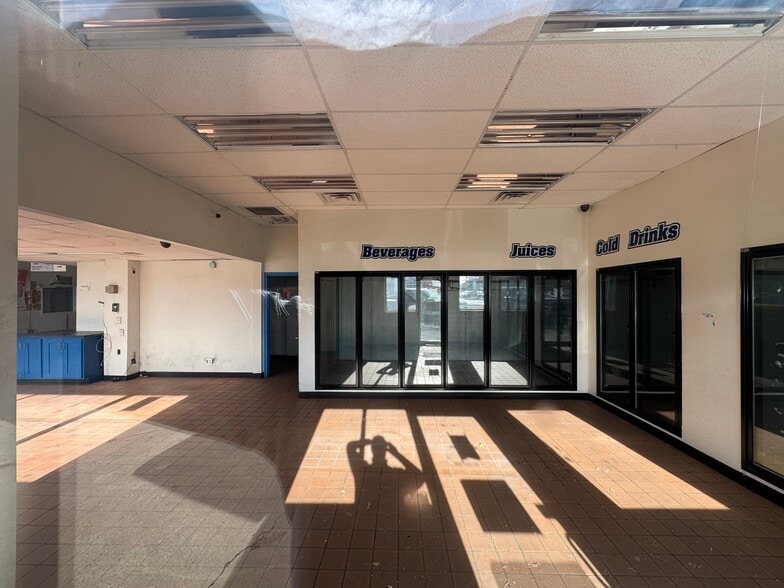 More Photos Of 290 W Hively Ave, Elkhart Convenience Store For Sale