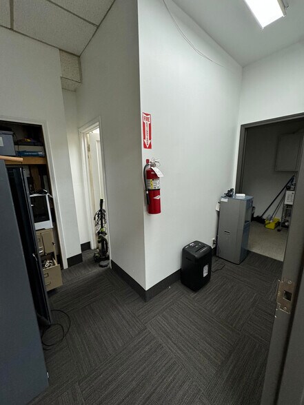 More Photos Of 1411 Franklin St, Michigan City Showroom For Sale
