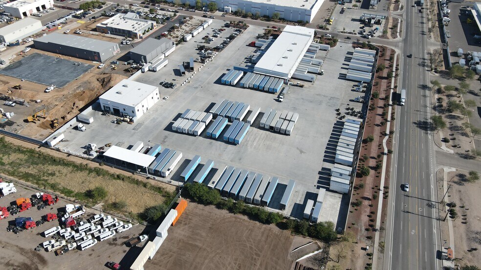 More Photos Of 2700 S 52nd Ave, Phoenix Truck Terminal For Lease
