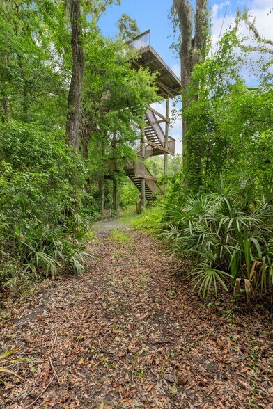 More Photos Of 6440 Cedar Ln, Brooksville Sports And Entertainment For Sale