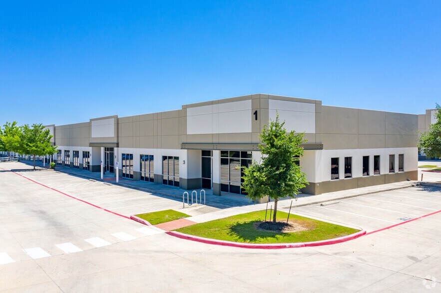 More Photos Of 3660 Thousand Oaks Dr, San Antonio Unknown For Lease