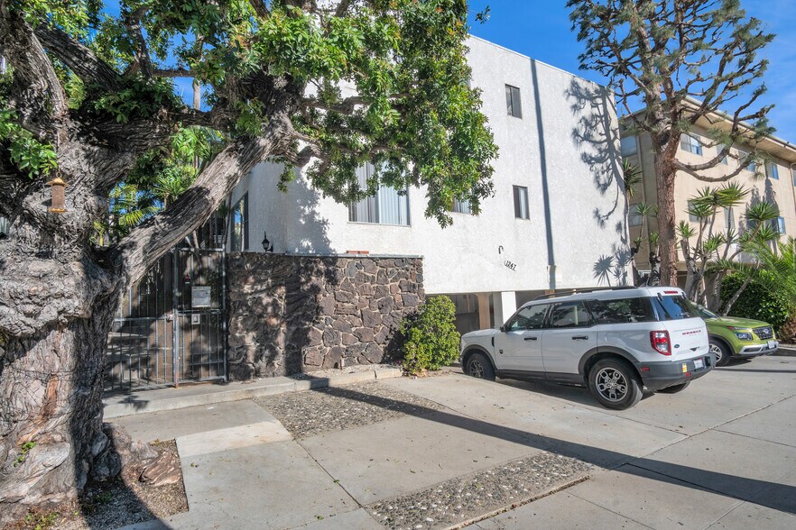 More Photos Of , Santa Monica Multifamily For Sale