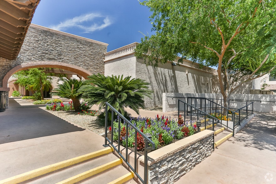 More Photos Of 9401-9403 W Thunderbird Rd, Peoria Medical For Lease