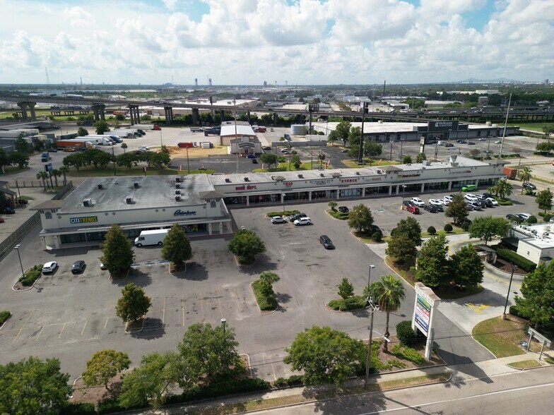 More Photos Of 4800-4900 Chef Menteur Hwy, New Orleans General Retail For Sale