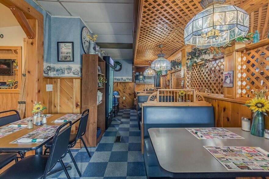 More Photos Of 1 William St, Hagaman Restaurant For Sale