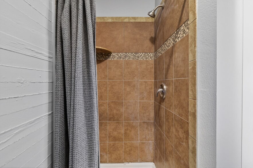 More Photos Of 103 S 2nd St, Leesburg Office For Lease