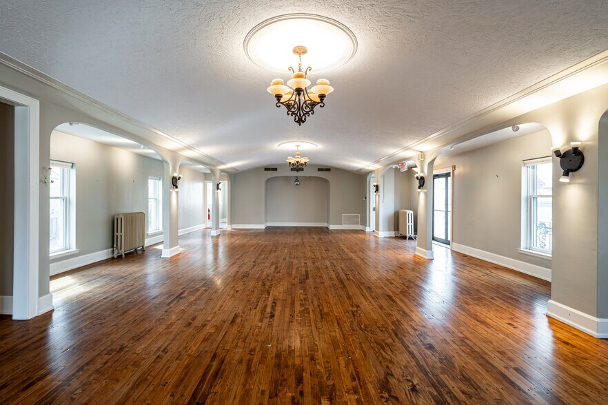 More Photos Of 3701 E Layton Ave, Cudahy Storefront Retail Residential For Sale