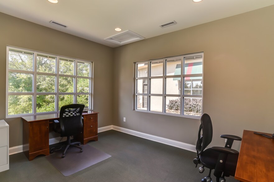 More Photos Of 100 Edgewood Ave, Landrum Medical For Sale