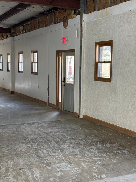 More Photos Of 5845 Walnut Grove Ln, Hickory Industrial For Lease