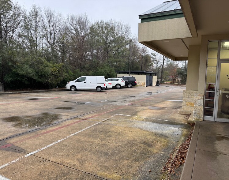 More Photos Of 8800 Six Pines Dr, Spring Restaurant For Sale