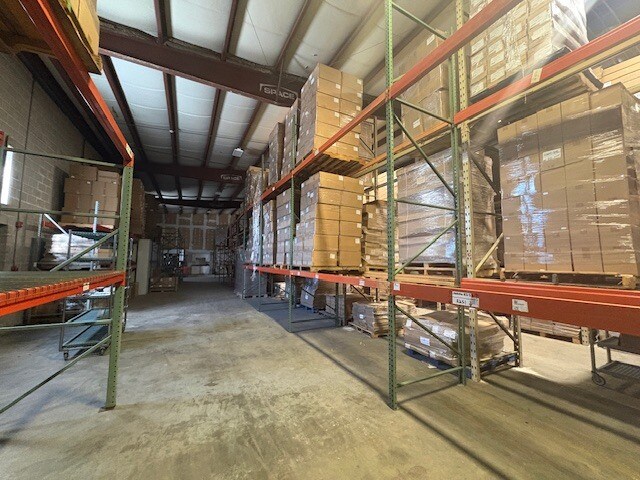 More Photos Of 140 Washington St, Foxborough Warehouse For Lease