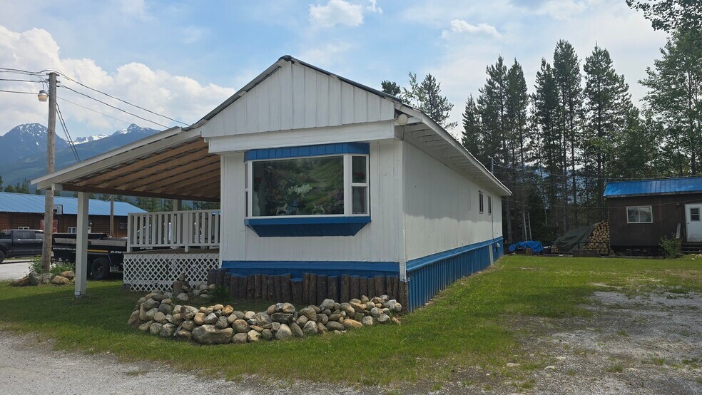 More Photos Of 991 Frontage rd, Blue River Trailer Camper Park For Sale