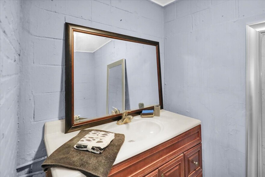 More Photos Of 318 State St, Pottstown Freestanding For Sale