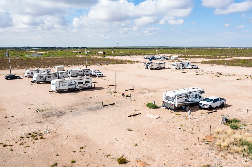 More Photos Of 801 Woodard St, Pyote Trailer Camper Park For Sale
