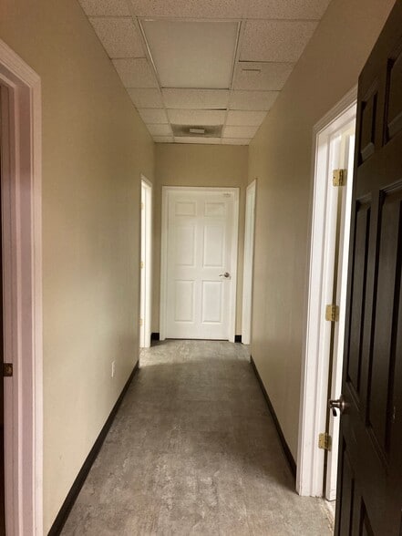 More Photos Of 431-439 S Main St, Franklin Storefront For Lease