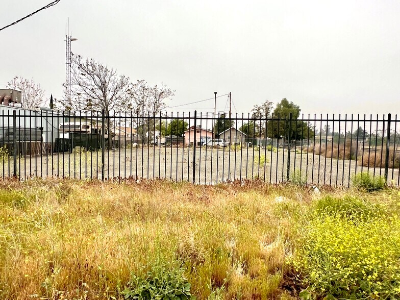 More Photos Of 223 W B St, Colton Manufacturing For Sale