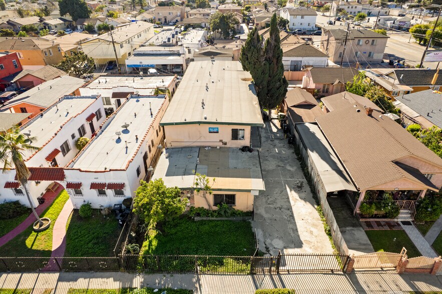 More Photos Of 732 W 76th St, Los Angeles Apartments For Sale