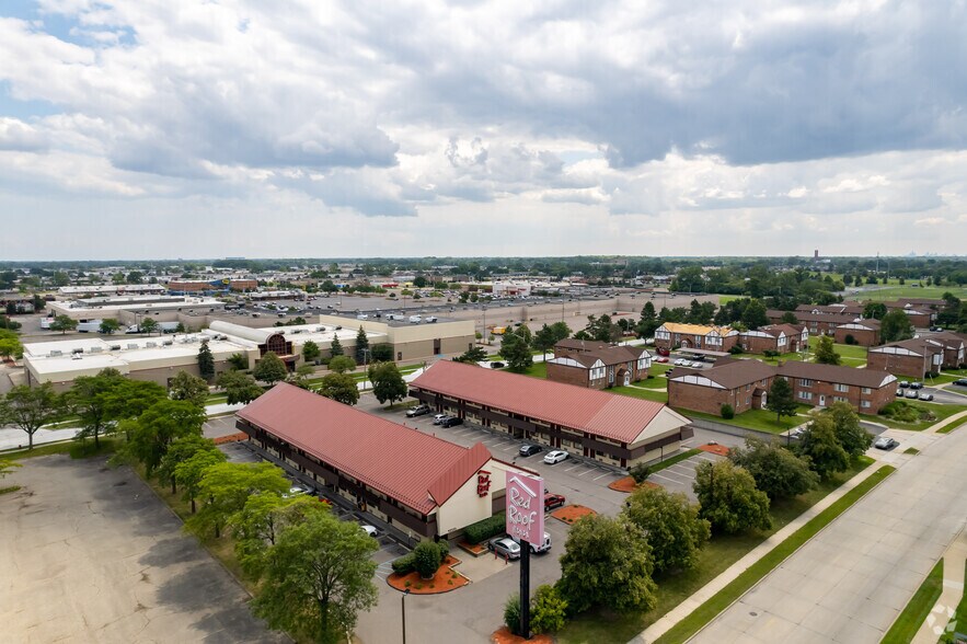 More Photos Of 32511 Concord Dr, Madison Heights Hotel For Sale
