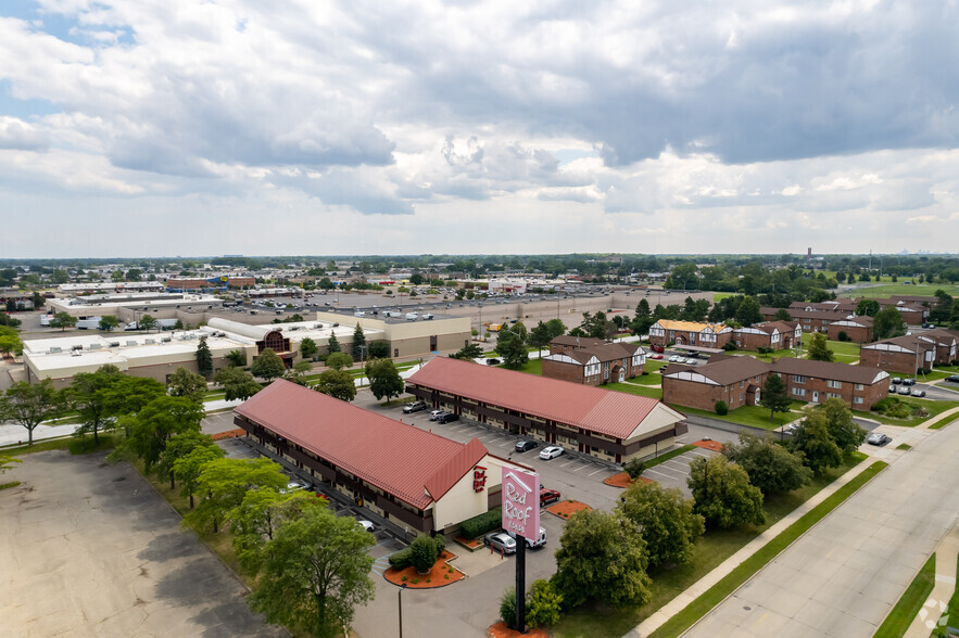 More Photos Of 32511 Concord Dr, Madison Heights Hotel For Sale
