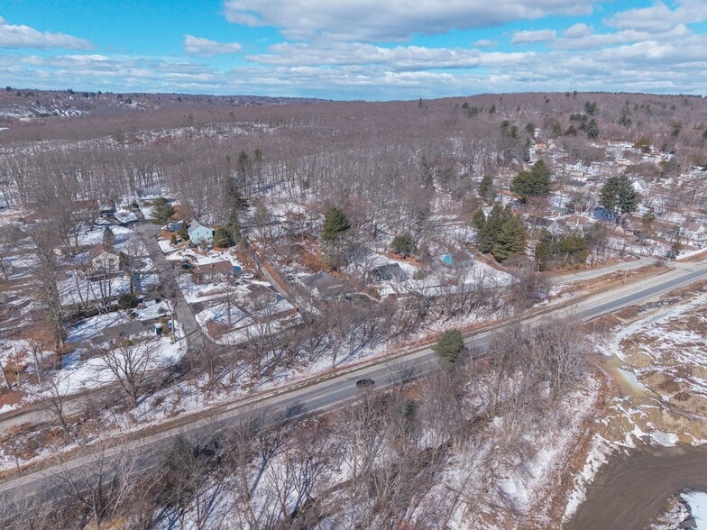 More Photos Of 117 Clinton St, Shrewsbury Freestanding For Sale