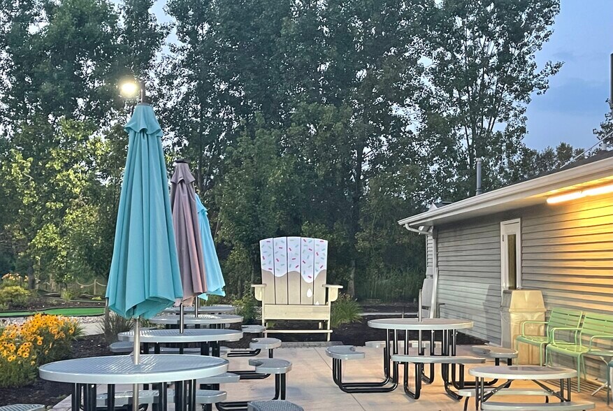 More Photos Of 2630 School Ln, Suamico Restaurant For Sale